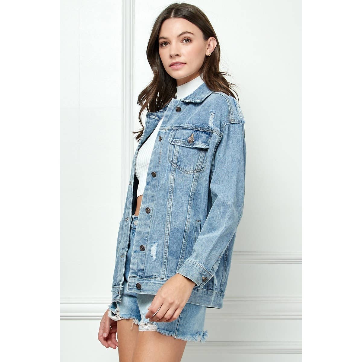 Veveret Distressed Classic Denim Jacket - Medium Wash