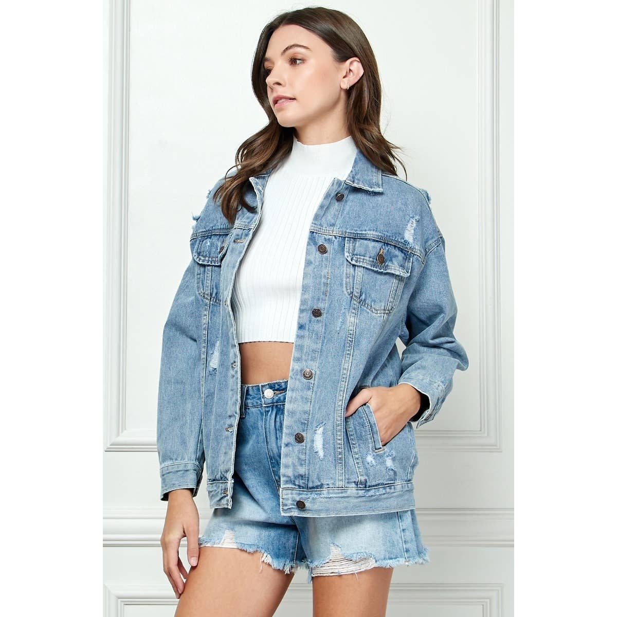 Veveret Distressed Classic Denim Jacket - Medium Wash