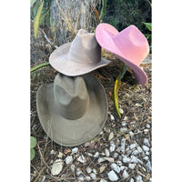 Queens INC - Fashion Vegan suede cowboy hat: IVORY / ONE SIZE