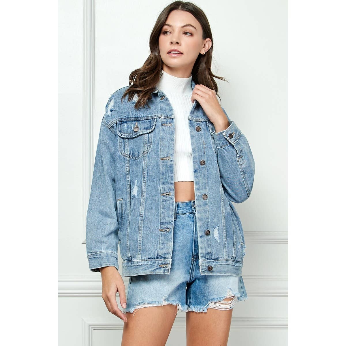 Veveret Distressed Classic Denim Jacket - Medium Wash