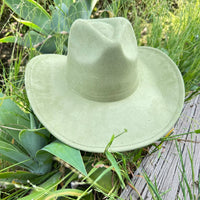 Queens INC - Fashion Vegan suede cowboy hat: IVORY / ONE SIZE