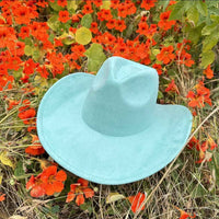 Queens INC - Fashion Vegan suede cowboy hat: IVORY / ONE SIZE