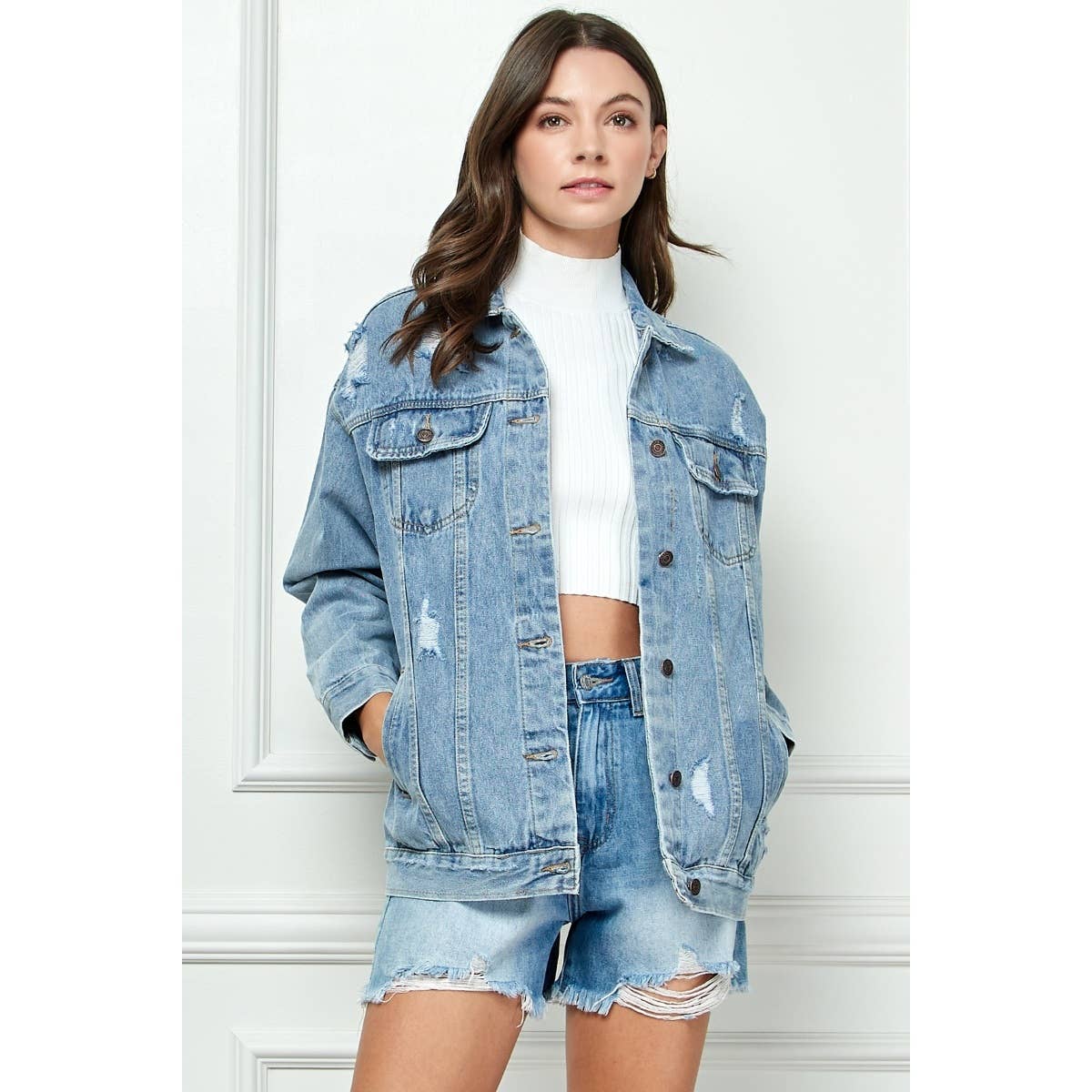 Veveret Distressed Classic Denim Jacket - Medium Wash